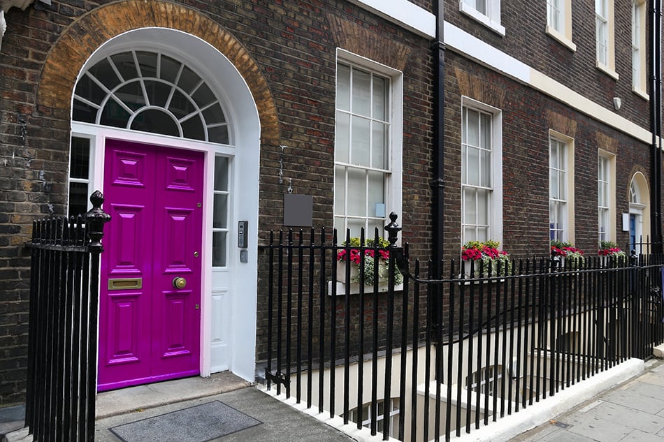 紫色的門是皇室的標誌