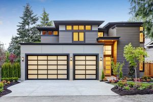 車庫門什麼顏色配一件灰色的房子怎麼樣?